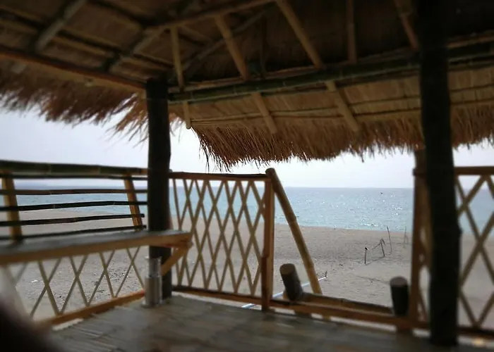 Gasthof Zambales Beach Tower